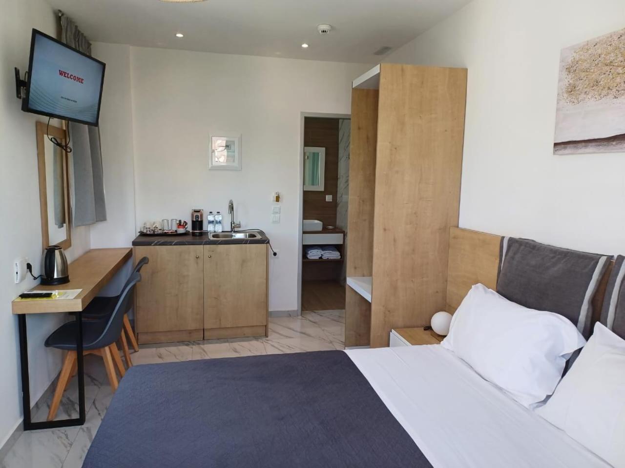 Deluxe City Hotel Ханья Экстерьер фото